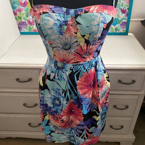 Candies floral dress - Picture 2 of 5